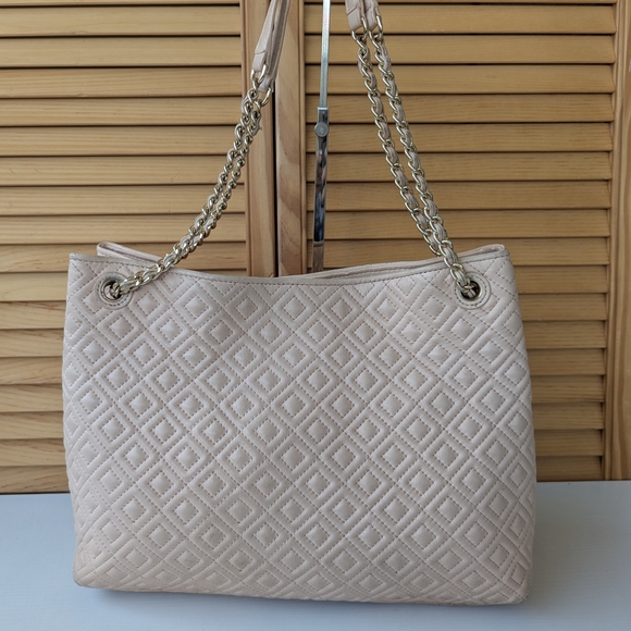 Tory Burch Quilted Cream Shoulder Bag - Picture 5 of 16